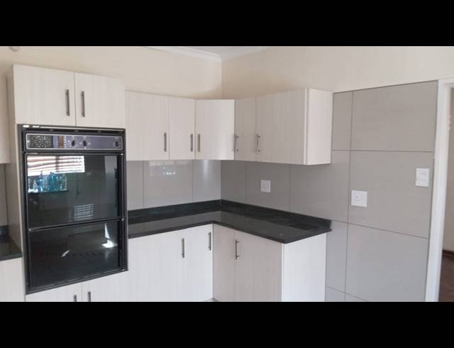 4 BEDROOM HOUSE FOR SALE IN NEWHOLME
